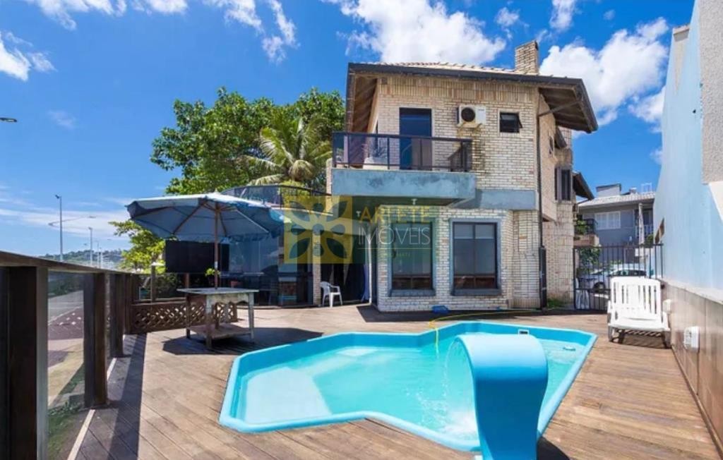 Exclusiva casa frente a la playa en Bombas, 6  dormitorios ,15 personas